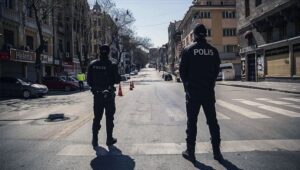 İstanbul'da hafta sonu sokağa çıkma yasağı olacak mı?