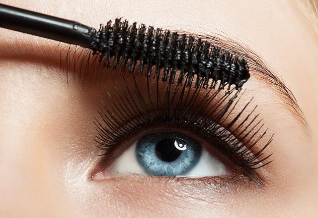 Çanta İçin Hızlı ve Etkili Makyaj Düzeni: Göz Kalemi, BB Krem, Rimel ve Ruj Rehberi