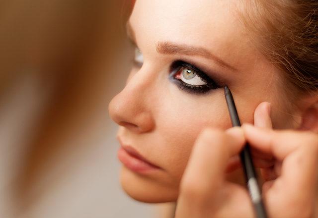 Çanta İçin Hızlı ve Etkili Makyaj Düzeni: Göz Kalemi, BB Krem, Rimel ve Ruj Rehberi