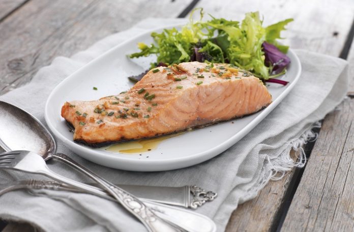 Cildini Şımartan Doğal Besinler: Bitter Çikolata, Somon, Avokado ve Brokoli