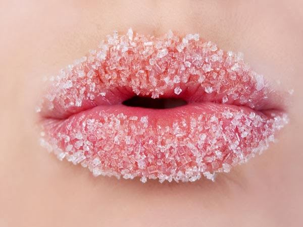 Doğal Dudak Bakımı: Evde Kolay Peeling ve Nemlendirme Tarifleri