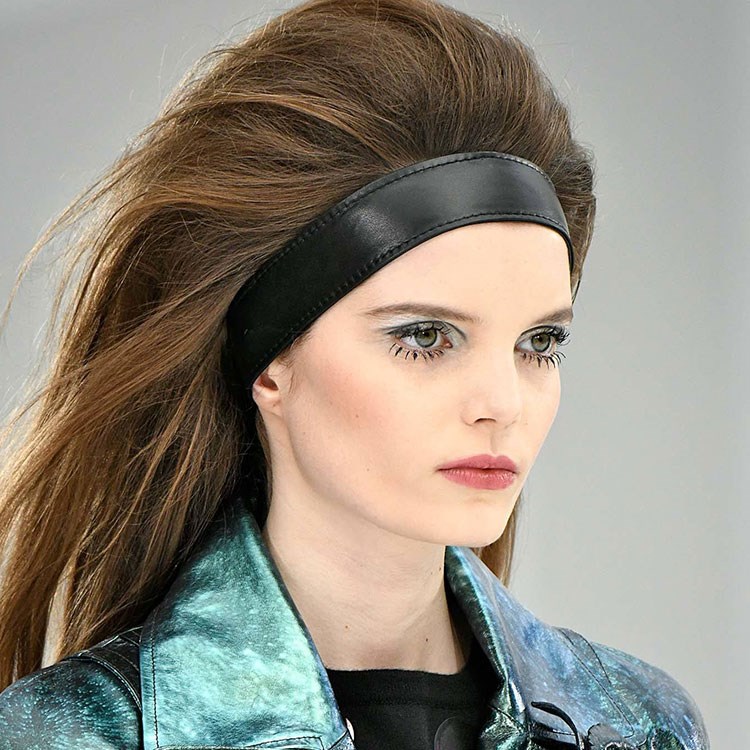 Geçmişten Gelen Yansımalı Makyaj Trendleri: 50’lerden 90’lara Saatte Bir Değişen Stil