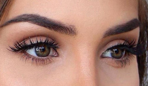Göz Makyajında Kusursuz Uyum: Adım Adım Rehber ve Farklı Stil Önerileri