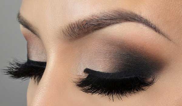 Göz Makyajında Kusursuz Uyum: Adım Adım Rehber ve Farklı Stil Önerileri