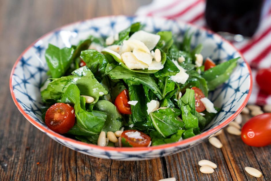 Güne Başlarken: Cevizli Su, Aktiv Yaşam ve Dengeli Atıştırmalıklar