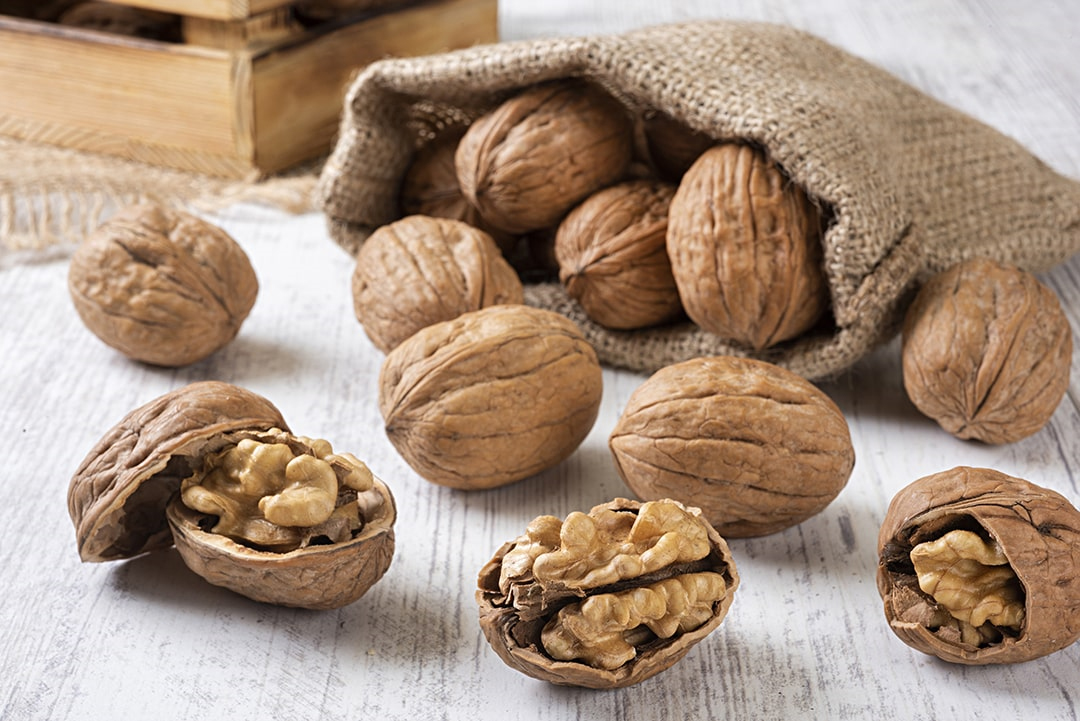 Kalp Sağlığını Destekleyen Günlük Besinler: Keten Tohumu, Ceviz ve Daha Fazlası