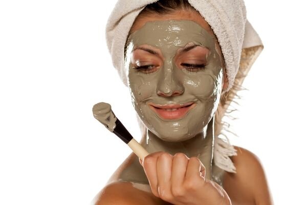 Kil Maskesi ile Cildi Canlandırmanın Doğal Yolları ve Hazırlanışı