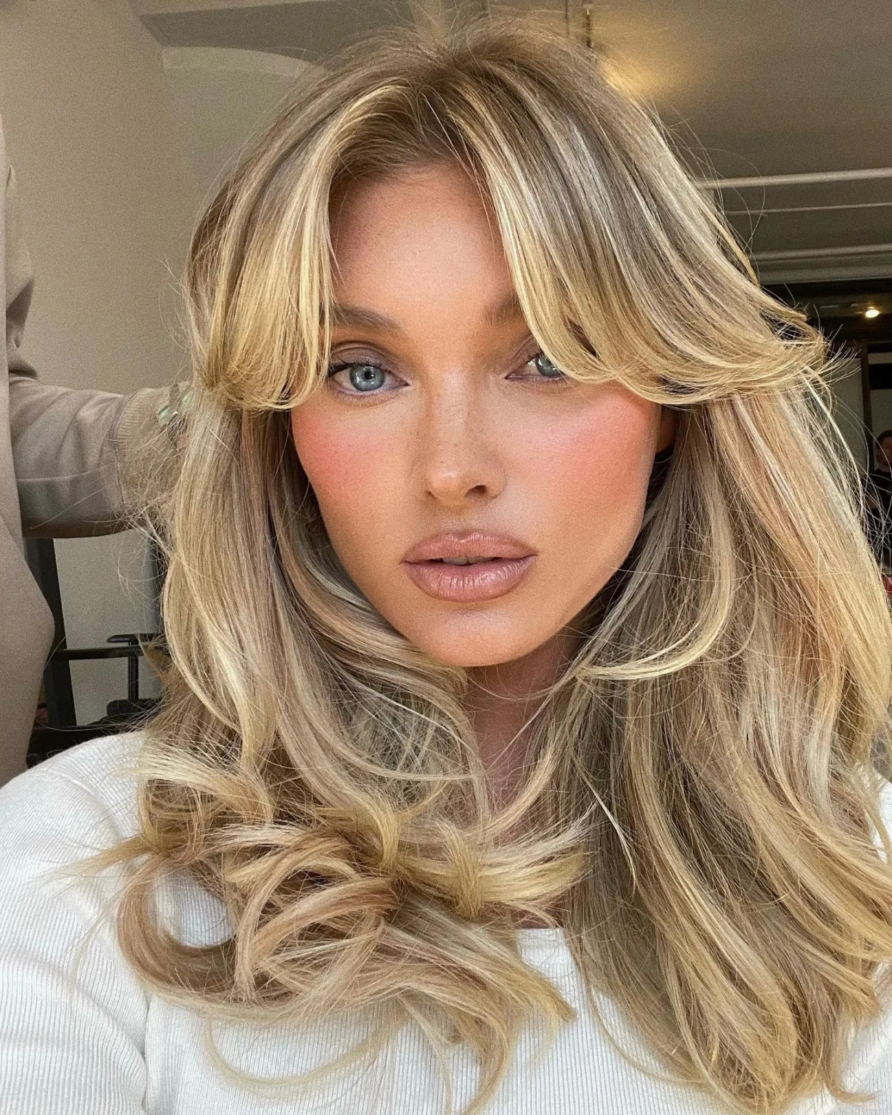 Kısa ve Uzun Katmanlar: Trend Saç Kesimlerinden İlham Verici Seçenekler