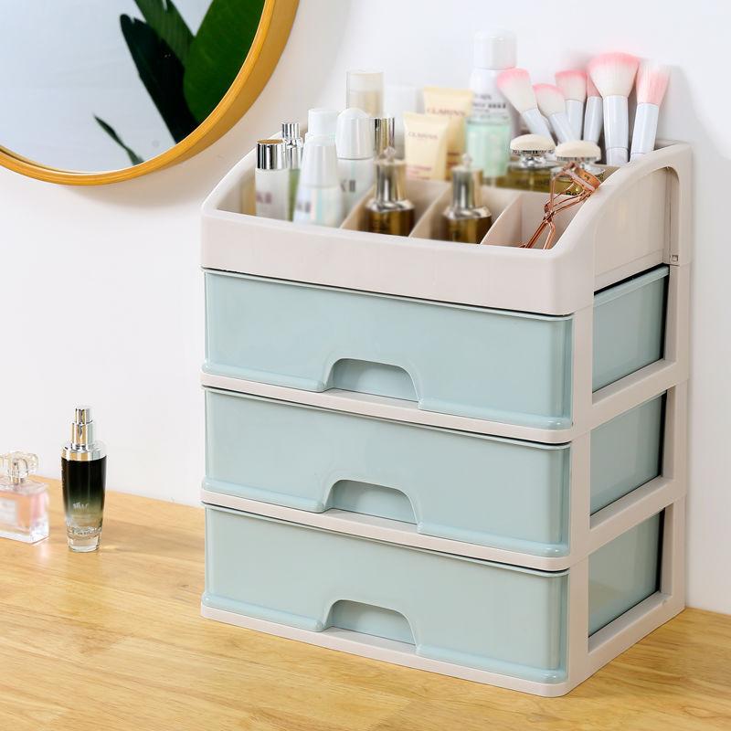 Kozmetik Dolaplarının Bahar Temizliği: Ürünleri Ayıklama ve Düzenleme Rehberi