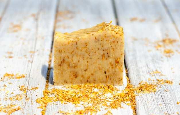 Nergis Çiçeği ve Nergis Sabunu: Doğal Bakımın İçten Gelen Ferahlığı