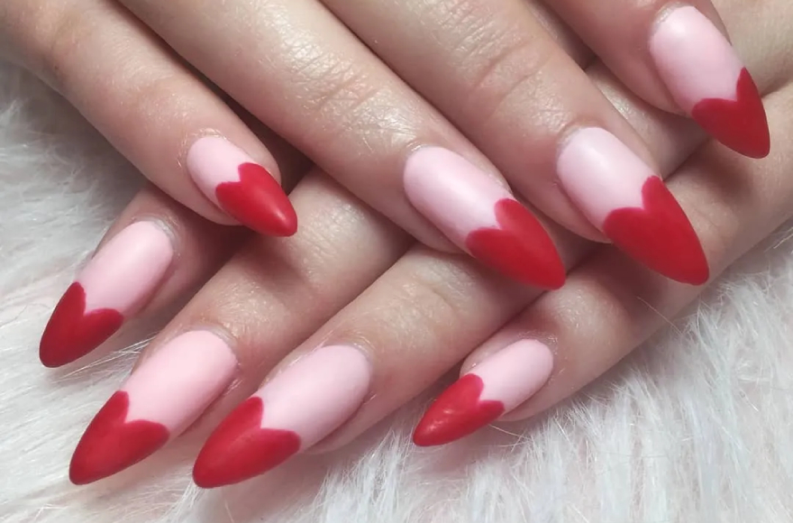 Renkli French ve Yaz Enerjisi: Tırnaklarda Trend Dalgası