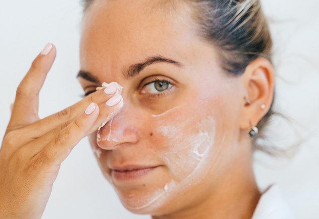 Siyah Noktalarla Mücadelede Doğal ve Etkili Bakımsel Rehber