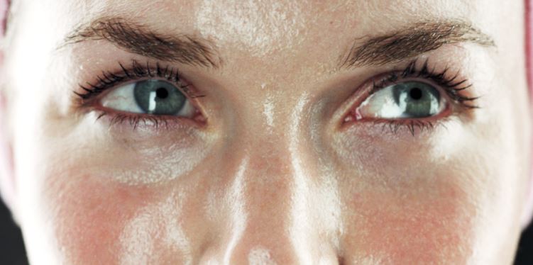 Yaza Hazırlık: Yağlı ve Normal Ciltler İçin Terlemeyi Yavaşlatan Doğal Çözümler