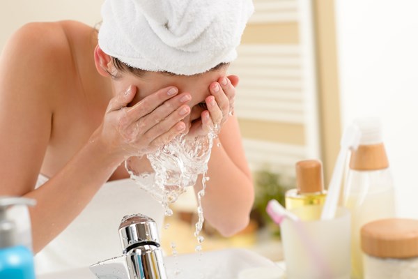 Yüz Yıkamanın Yeni Trendine Dair Gerçekler ve Yanlış Bilinenler