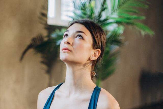 Yüz Yogasıyla Doğal Işıltı: Evde Uygulanabilir Etkili Egzersizler