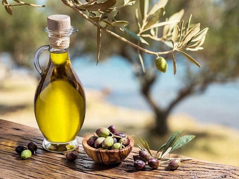 Kas Ağrılarını Rahatlatan Doğal Yağlar: Güvenli Kullanım İçin Bilmeniz Gerekenler